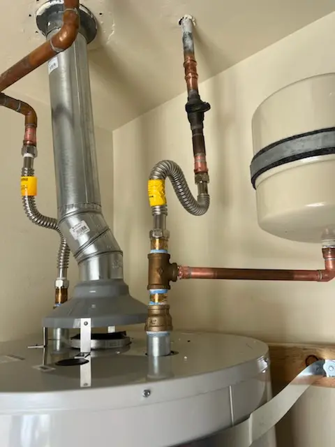 Water heater installation and plumbing repair in Highlands of Monroe